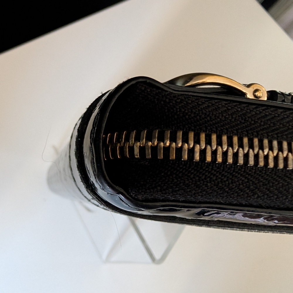 Gucci Micro Guccissima Black Patent Leather Zip Wallet - Picture 9 of 13